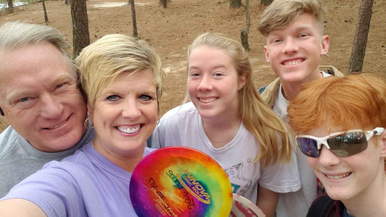 Locke Family Frisbee Golfing 1280